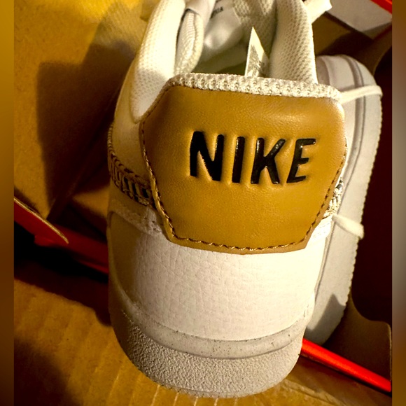 NIKE COURT VISION LO SNEAKERS - New in Box - Picture 9 of 12